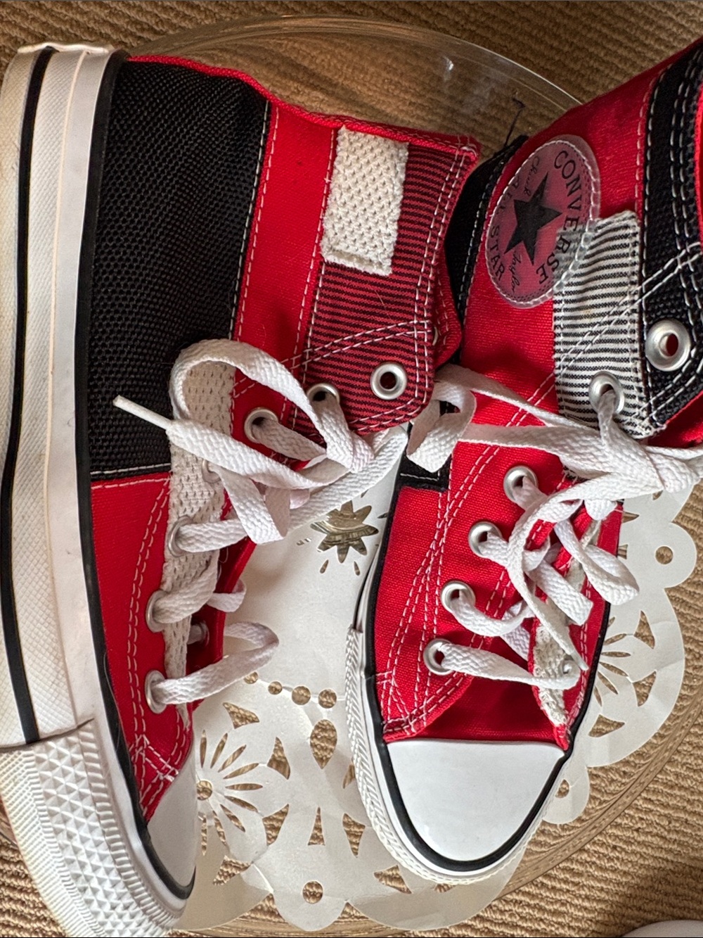Red High-Top Canvas Sneakers - Classic Style - Picture 4 of 10